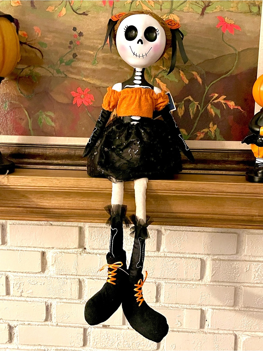 New Halloween ceramic counter sitting skeleton doll with dangling legs